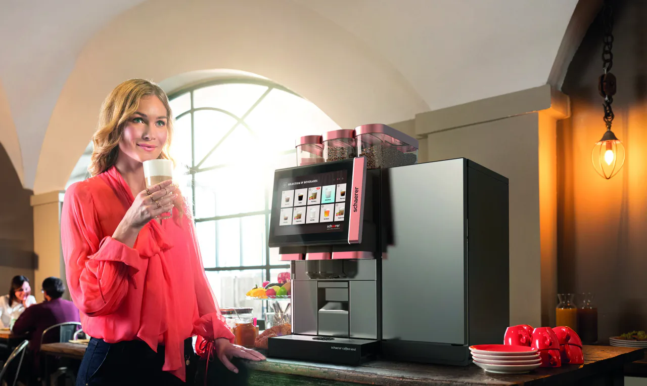 Schaerer Kaffeevollautomat mit seitlichem Beistellger&auml;t als abgestimmtes Kaffeesystem
